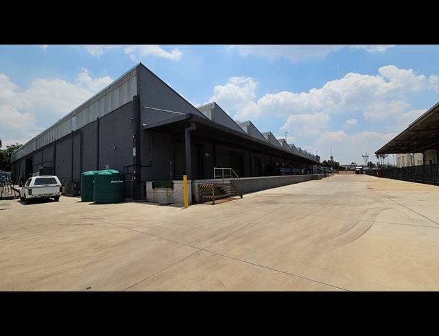 7,772M² WAREHOUSE TO LET IN ISANDO